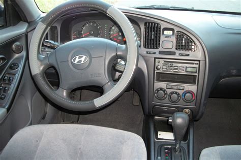 2006 Hyundai Elantra - Interior Pictures - CarGurus