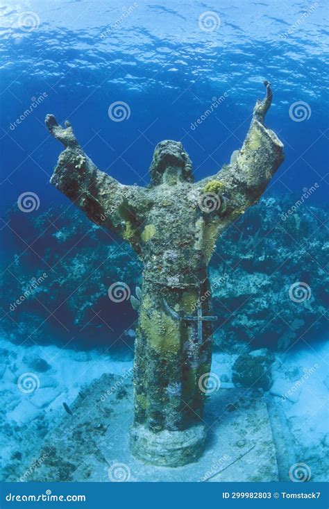 Christ of the Abyss Statue Off Key Largo, Florida Editorial Stock Photo ...