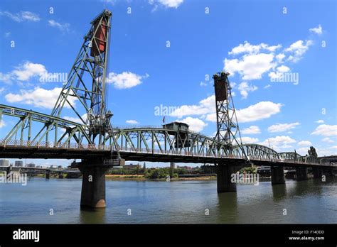 Hawthorne Bridge, Portland Stock Photo - Alamy