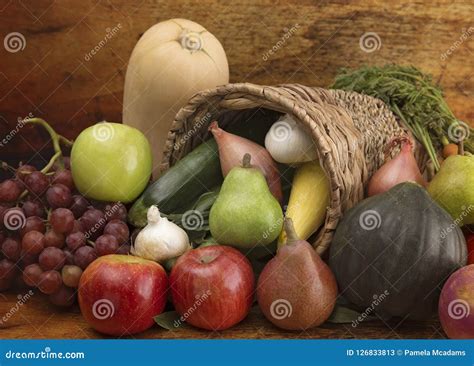 Cornucopia Filled with Fresh Fruits and Vegetables Stock Image - Image of apple, thanksgiving ...