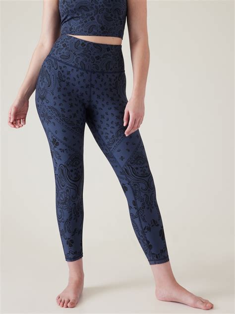 Stay Fit with These Yoga Outfits for Women - Trendy Mami