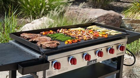 Do Restaurants Use Grills Or Griddles? Discover The Ultimate Cooking ...