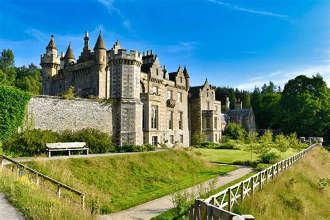 Abbotsford House - Places To See in The Scottish Borders