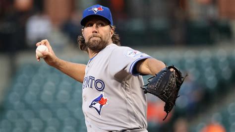 R. A. Dickey Isn’t Done; Signs One-Year Deal With Atlanta Braves - The ...