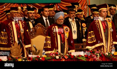 Indian Prime Minster Manmohan Singh (c )during the fifth convocation of ...