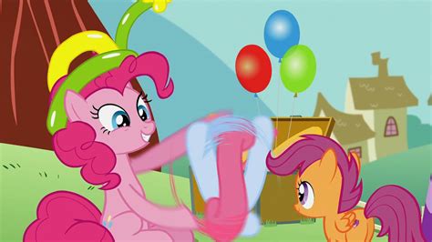 Pinkie Pie Makes Balloon Animals - My Little Pony: Friendship Is Magic - Season 5 - YouTube