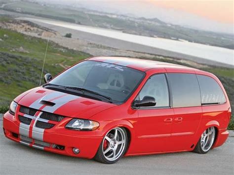 Dodge Caravan - Information and photos - MOMENTcar