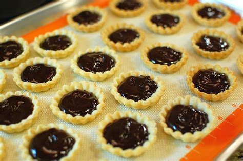 mini chocolate tarts muffin tin