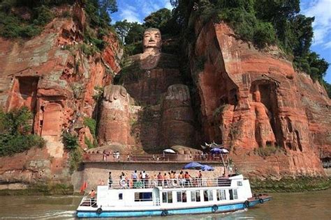 The Giant Buddha to the Leshan (Haoshang) Bridge - Leshan Forum - Tripadvisor