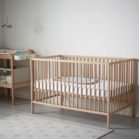 Babybedje, SNIGLAR, beuken, 60x120 cm - IKEA | Berço ikea, Colchão de ...