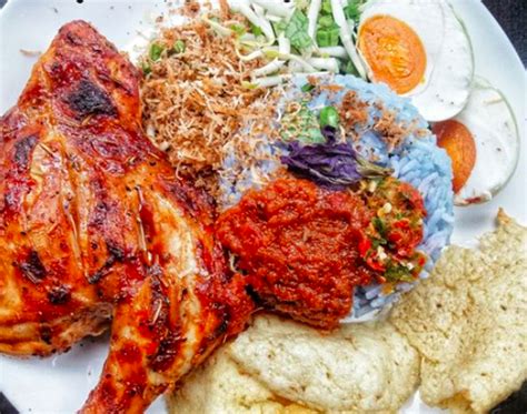 Resepi Lengkap Nasi Kerabu Kelantan Siap Dengan Lauk, Sedap Sengoti!