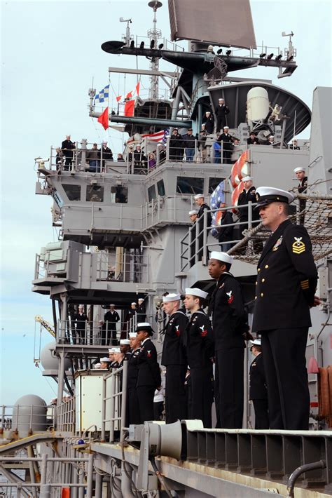 DVIDS - Images - USS Bataan returns from deployment [Image 4 of 10]