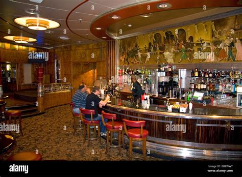 Bar on the Queen Mary museum and hotel ship at Long Beach Califorina USA Stock Photo - Alamy