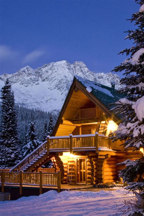 16 Cozy Photos of Log Cabins In the Snow That Will Make You Want to ...