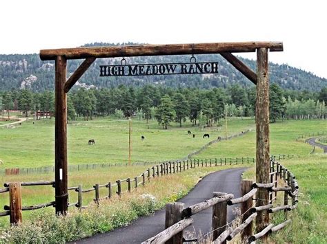 driveway entrance signs - Google Search | Farm entrance, Ranch entrance ...