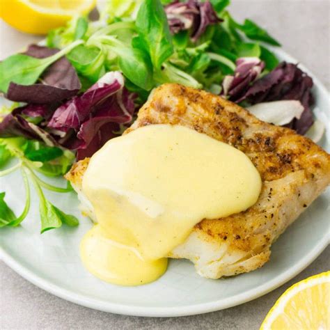 Easy hollandaise sauce recipe (Keto & Gluten-free)- Here To Cook