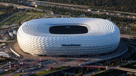 Allianz Arena Farben Em : Allianz Arena (Munich, Germany) time lapse | panTerra ... - Marc Quinn