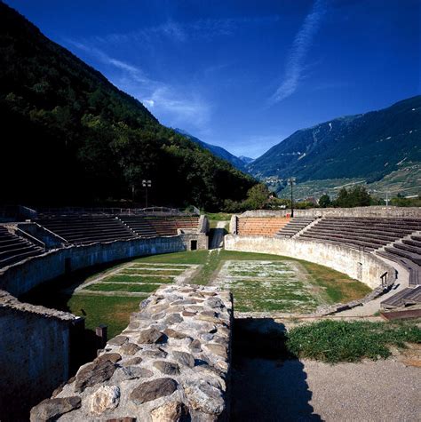 Amphithéâtre romain à Martigny http://www.isyours.com/f/gallerie-photo/valais/martigny ...