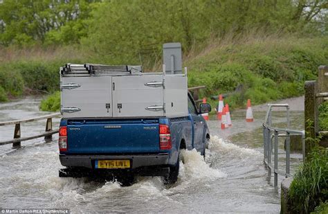 UK weather: Britain to face a month's worth of rain in one day | Daily Mail Online