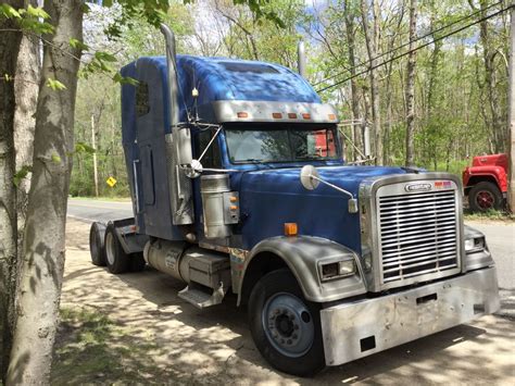 Salvage 1998 Freightliner CLASSIC XL Truck Tractor For Parts | Freehold ...