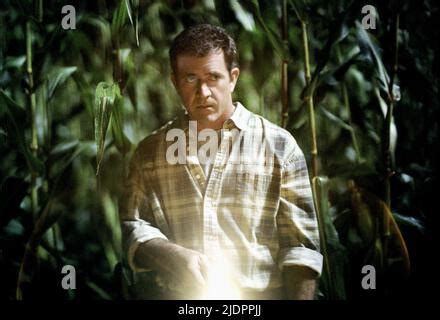 MEL GIBSON, SIGNS, 2002 Stock Photo - Alamy