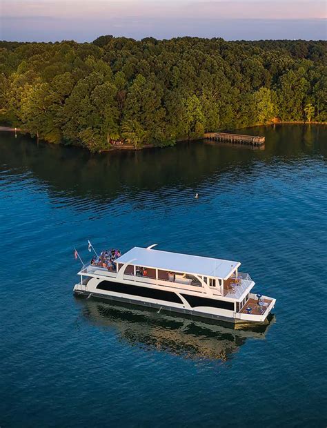 Lake Norman Charters | Private & Public Chartered Cruises