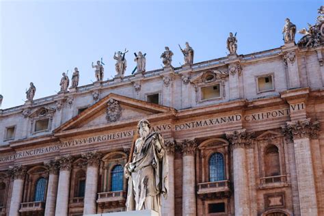 What is the Dress Code at the Vatican? - Rome Hacks