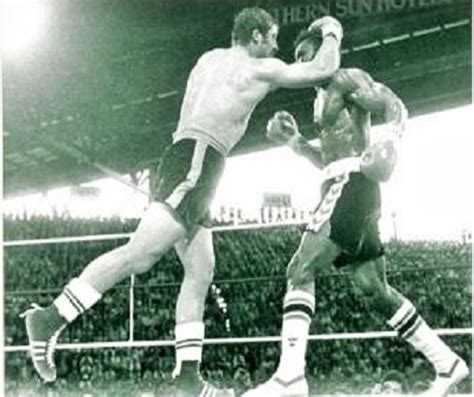 Oct. 25, 1980: Weaver vs Coetzee - The Fight CityThe Fight City