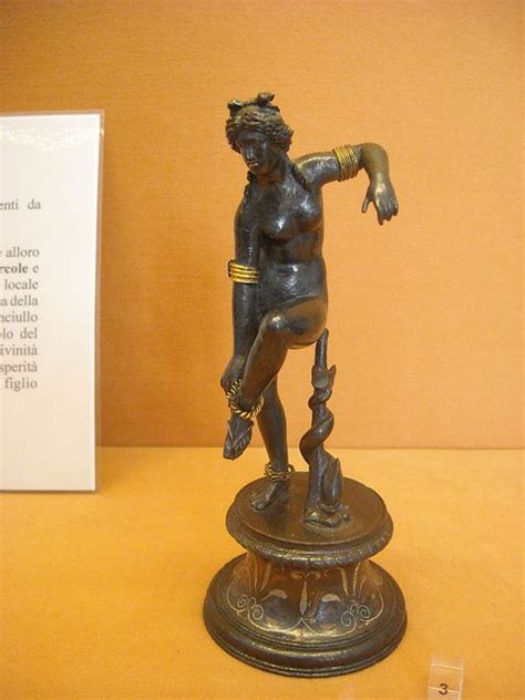 Venus statuette with gold jewellery - from Pompeii - Naples ...