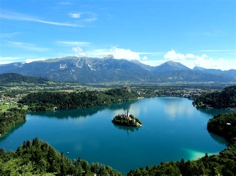 File:Lake Bled from the Mountain.jpg - Wikimedia Commons