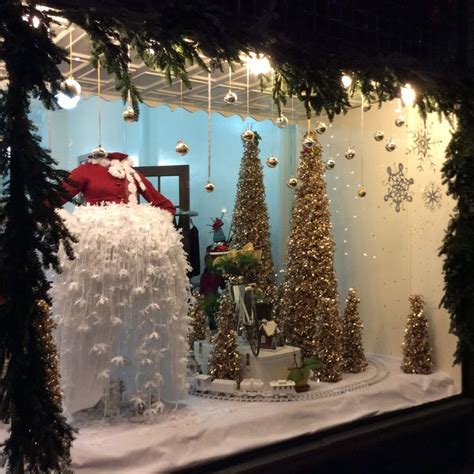 Snowflake window display | Holiday decor, Window treatments, Window display