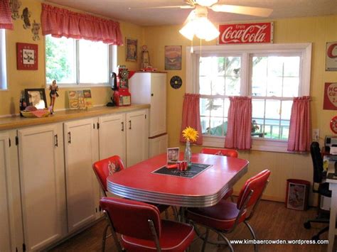 24+ Cool Collection 50 S Diner Kitchen (With images) | Retro kitchen accessories, Diner decor ...