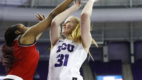 Basketball player finds second family at TCU - TCU 360