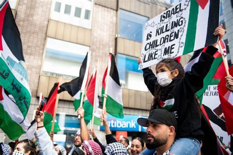 Pro-Palestinian Demonstrators Rally at SF's Israeli Consulate in Lead Up to Cease-Fire | KQED