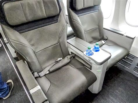 Alaska Airlines 737 MAX 9 first class review: SO much better than it ...