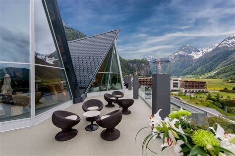 Jaw-droppingly beautiful thermal spa in the Austrian Alps offers a spa break unlike anything we ...