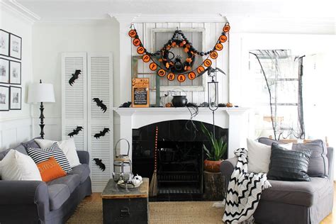 17 Easy And Simple DIY Living Room Halloween Decoration Ideas ...