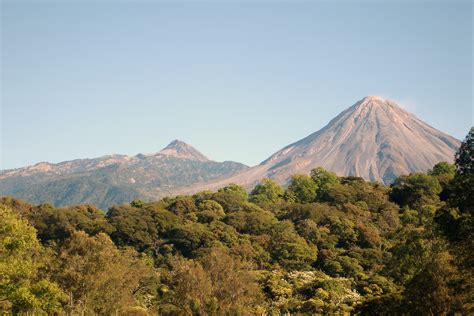 File:Colima Volcano and Nevado de Colima.jpg - Wikipedia