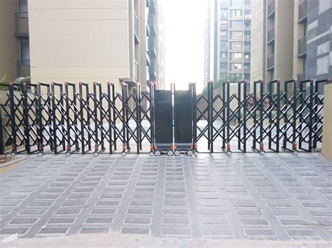 Stainless Steel Automatic Retractable Gate, Rs 200 /square feet ...