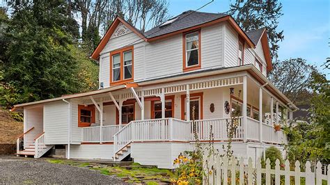 A fan is reportedly buying the 'Goonies' house in Oregon, which was ...