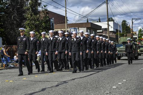 DVIDS - Images - 72nd Bremerton Armed Forces Day Parade [Image 5 of 14]