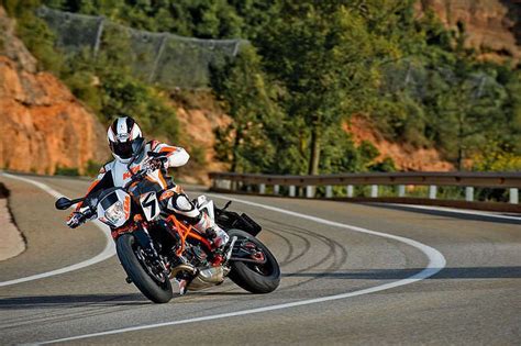 2015 KTM 690 DUKE R ABS Gallery 618116 | Top Speed