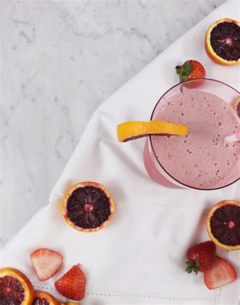 Blood Orange-Strawberry Smoothie Recipe - Zoë With Love