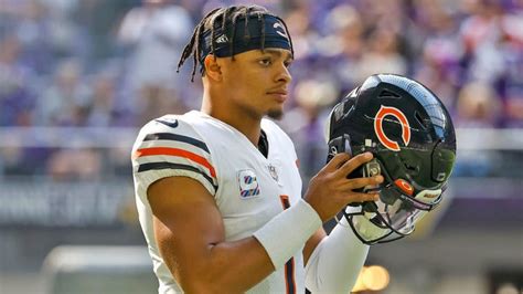 Why Bears should consider trading Justin Fields and starting over at QB in 2024 - CBSSports.com