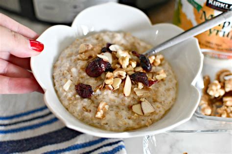 Overnight Steel Cut Oats in the Crock-Pot Slow Cooker | Easy Recipe