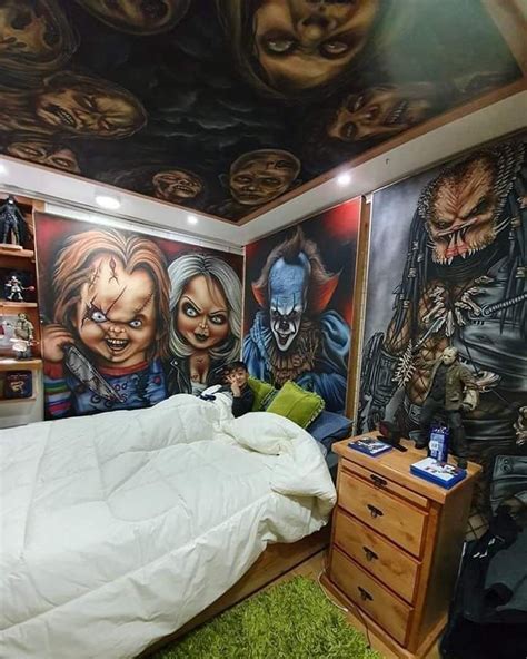 Horror bedroom | Halloween bedroom, Horror bedroom, Horror room