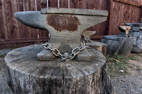 blacksmith anvil close up detail 18754667 Stock Photo at Vecteezy