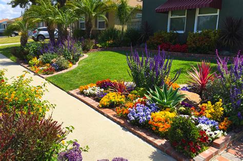 Front Yard Landscaping Ideas for Curb Appeal | HouseLogic