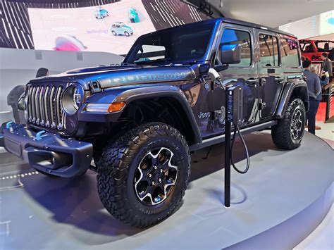 Plug-in Hybrid Jeep Wrangler Rubicon 4xe at CES in Vegas : r/electricvehicles