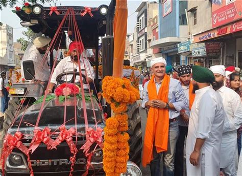 NAGAR KIRTAN GETS A WARM WELCOME